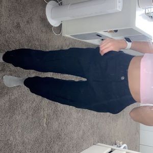 size XS black cargo pants 🤍